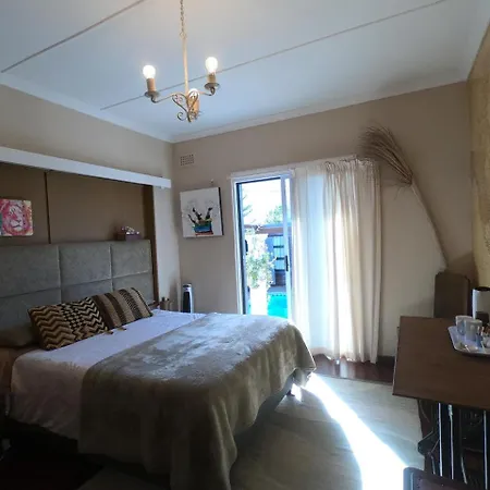 Leo'S Den-2